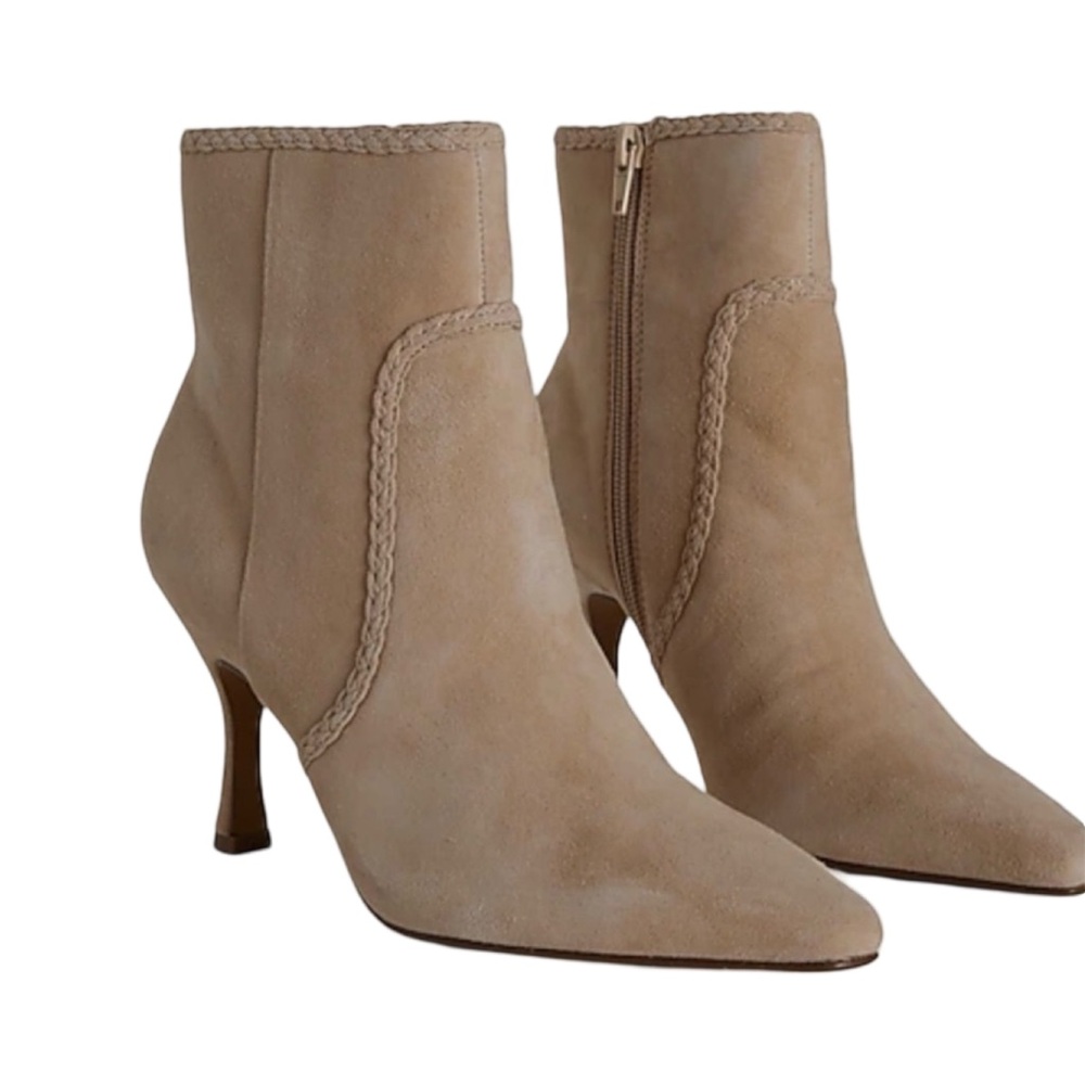Express genuine suede leather Beige‎ Ankle Bootie-NWOT-size 9